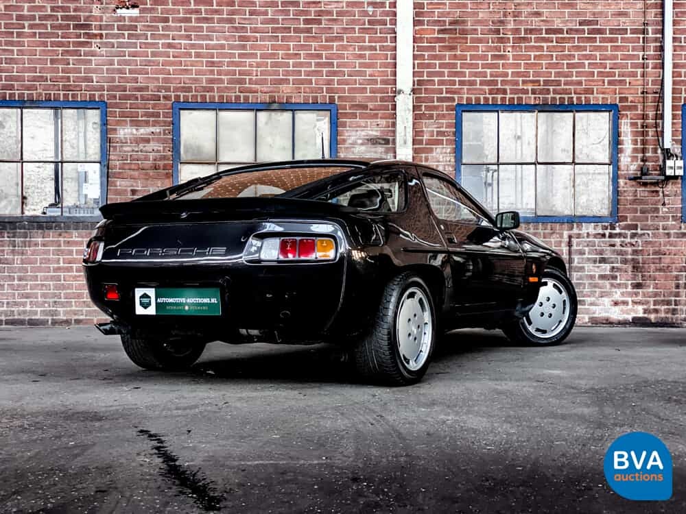 Porsche 928S 4.7 V8 300 PS 1983.
