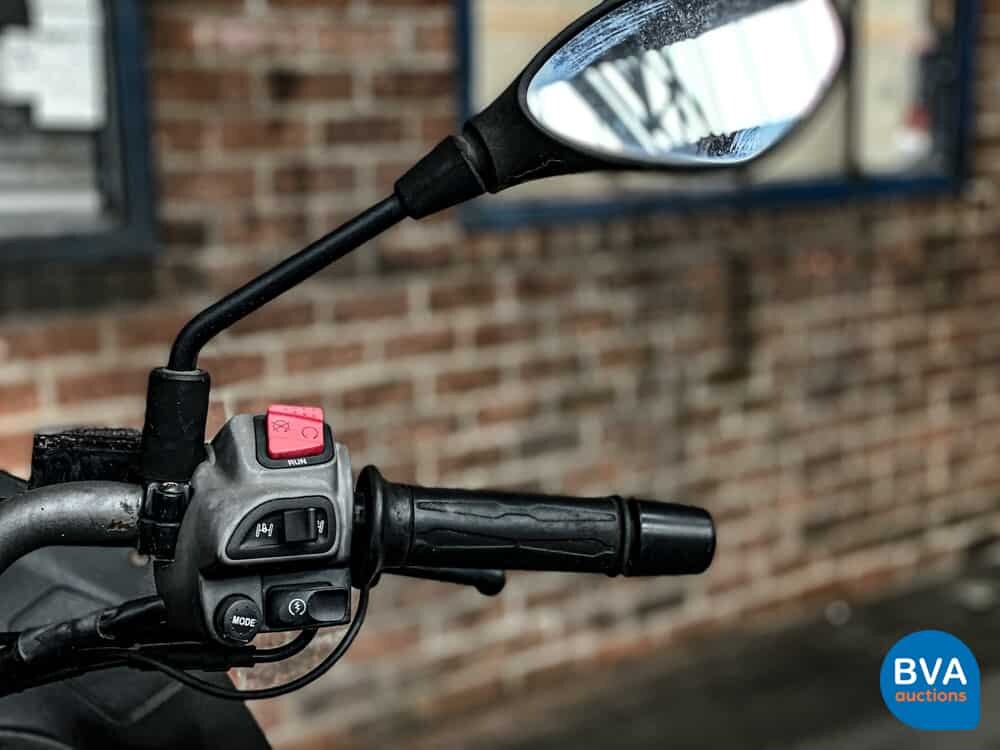 Gilera Fuoco 500 Scooter 39pk 2013, ZK-361-F