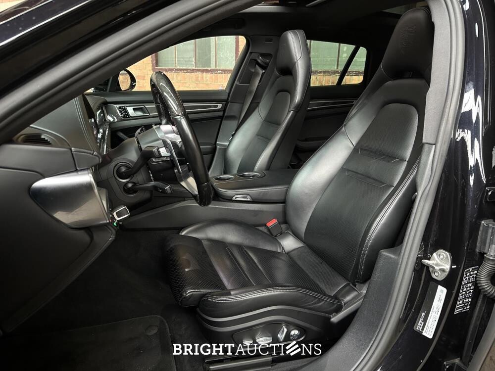 Porsche Panamera Sport Turismo 4S 2.9 V6 441pk 2018, J-376-JS