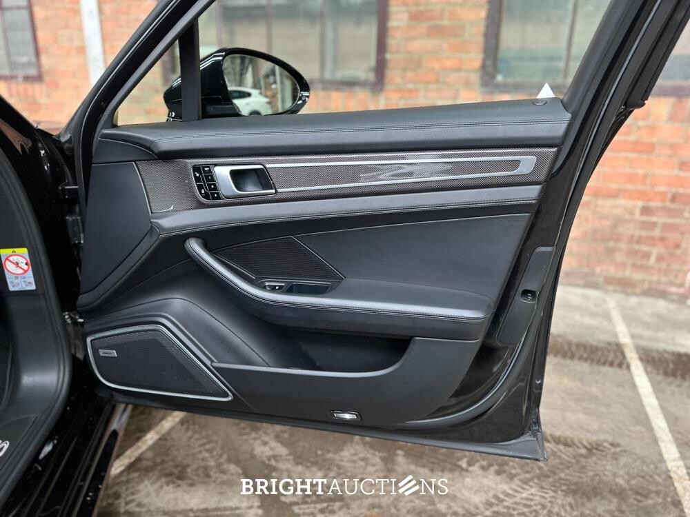 Porsche Panamera Sport Turismo 4S 2.9 V6 441pk 2018, J-376-JS