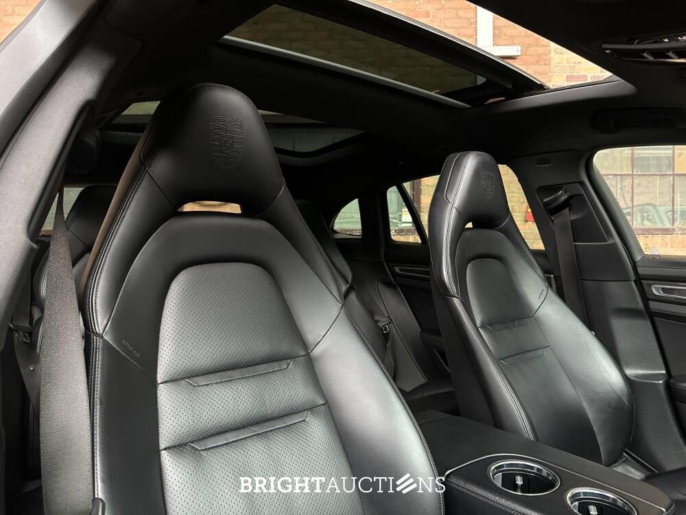 Porsche Panamera Sport Turismo 4S 2.9 V6 441pk 2018, J-376-JS