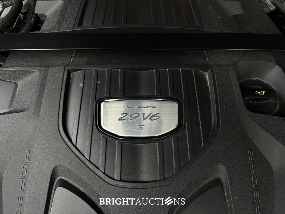 Porsche Panamera Sport Turismo 4S 2.9 V6 441pk 2018, J-376-JS