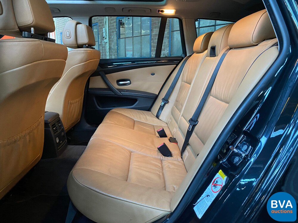 BMW 5-serie Touring 525i Business Line 218pk 2008, 24-ZL-BD