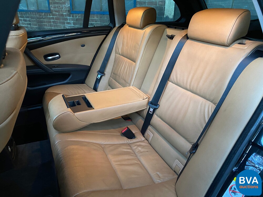 BMW 5-serie Touring 525i Business Line 218pk 2008, 24-ZL-BD