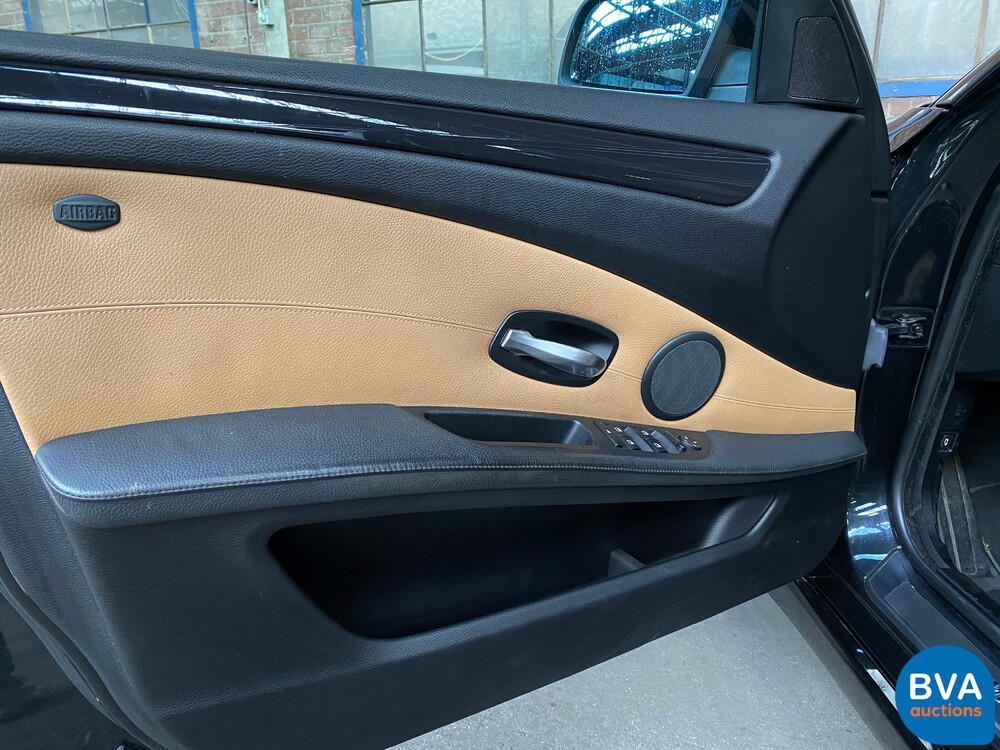 BMW 5-serie Touring 525i Business Line 218pk 2008, 24-ZL-BD