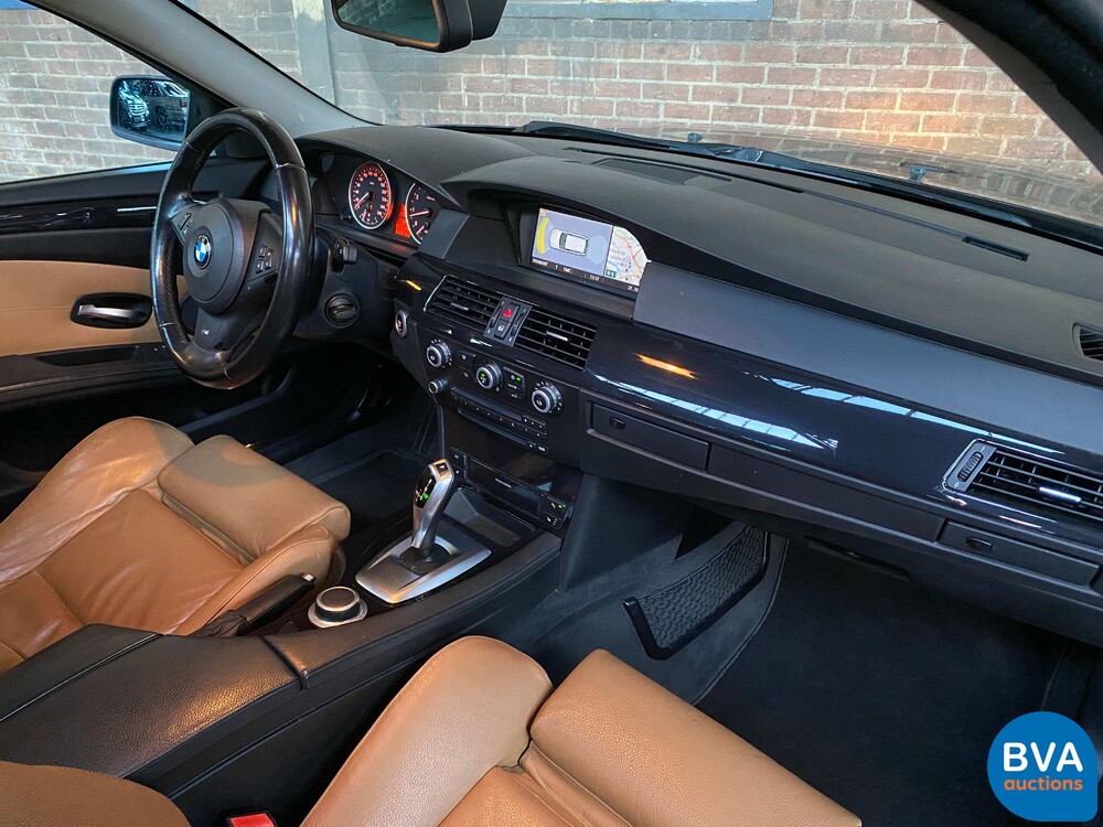 BMW 5-serie Touring 525i Business Line 218pk 2008, 24-ZL-BD