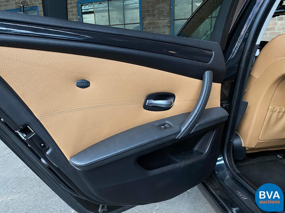 BMW 5-serie Touring 525i Business Line 218pk 2008, 24-ZL-BD