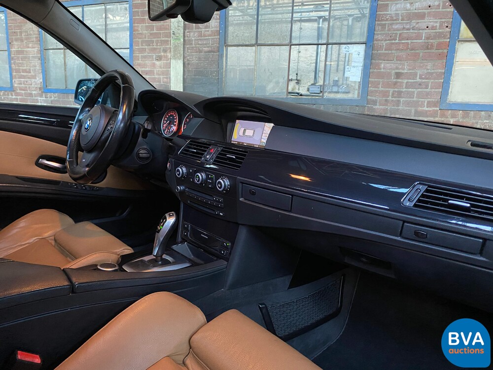 BMW 5-serie Touring 525i Business Line 218pk 2008, 24-ZL-BD