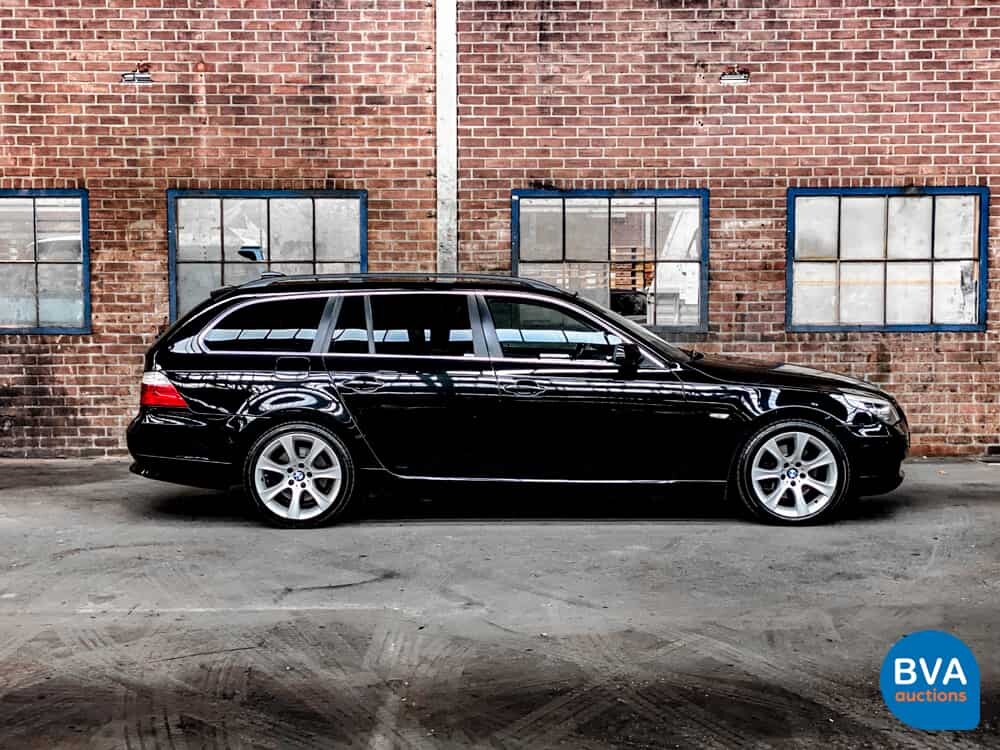 BMW 5-serie Touring 525i Business Line 218pk 2008, 24-ZL-BD