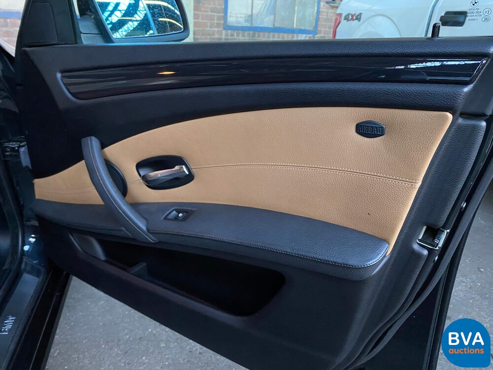 BMW 5-serie Touring 525i Business Line 218pk 2008, 24-ZL-BD