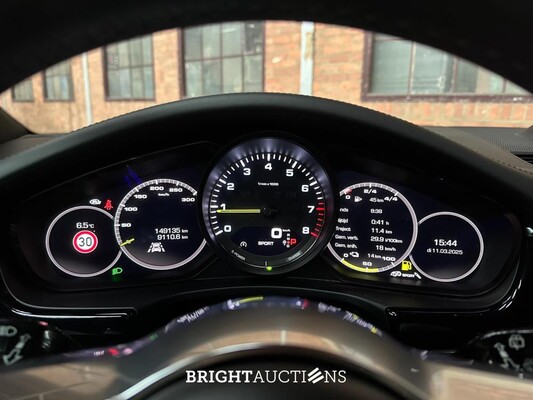 Porsche Panamera Sport Turismo 4 E-Hybrid 2.9 V6 10-Years Edition 462pk 2019, H-662-RX