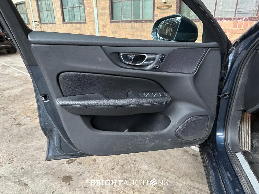 Volvo V60 2.0 T6 Twin Engine AWD Inscription 253pk 2020 (Origineel-NL), H-630-LN