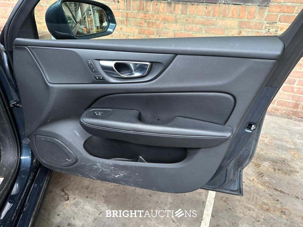 Volvo V60 2.0 T6 Twin Engine AWD Inscription 253pk 2020 (Origineel-NL), H-630-LN