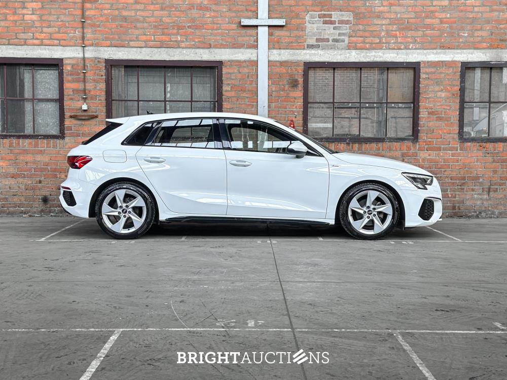 Audi A3 Sportback 30 TFSI S Edition 110pk 2021 (Origineel-NL), L-963-SJ
