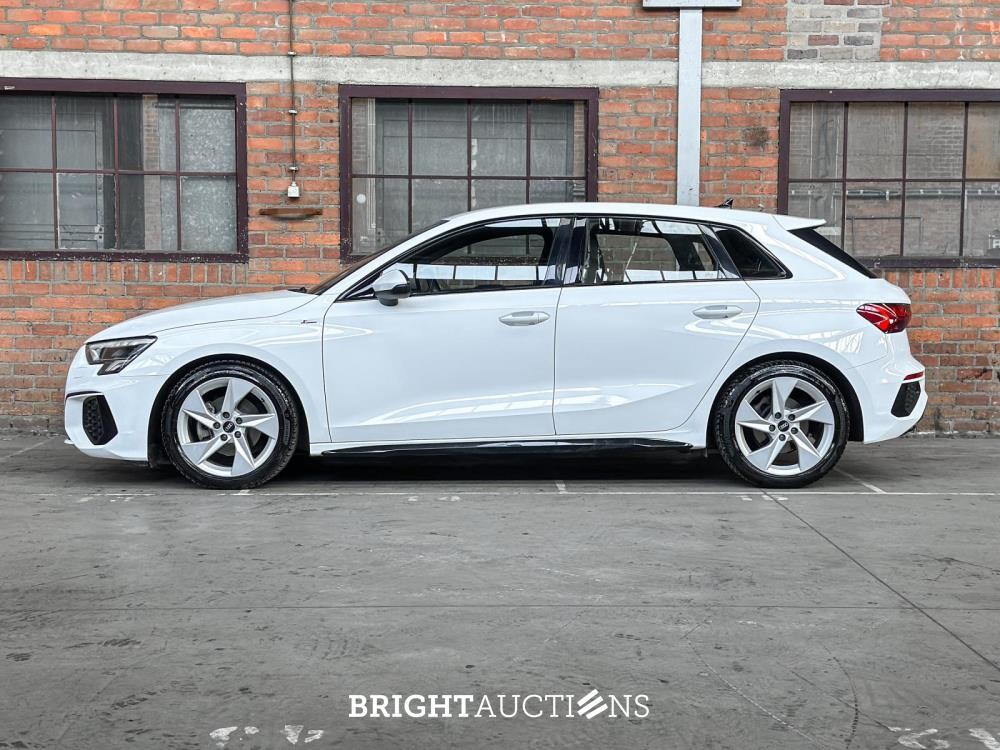Audi A3 Sportback 30 TFSI S Edition 110pk 2021 (Origineel-NL), L-963-SJ

