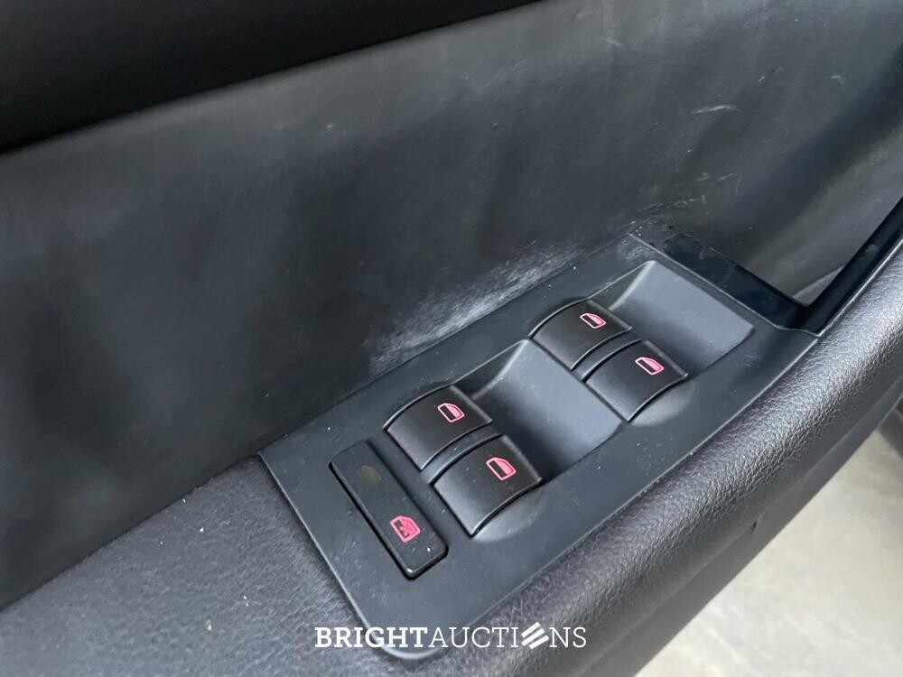 Audi RS6 Avant 4.2 V8 Quattro 450pk 2003, 20-LL-ZB Youngtimer