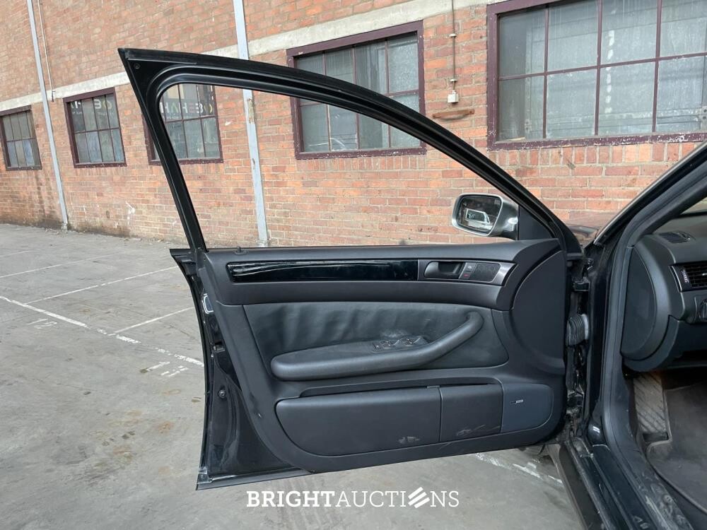 Audi RS6 Avant 4.2 V8 Quattro 450pk 2003, 20-LL-ZB Youngtimer