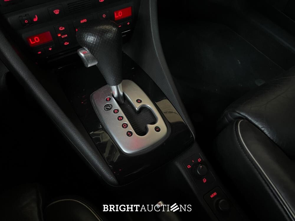 Audi RS6 Avant 4.2 V8 Quattro 450pk 2003, 20-LL-ZB Youngtimer