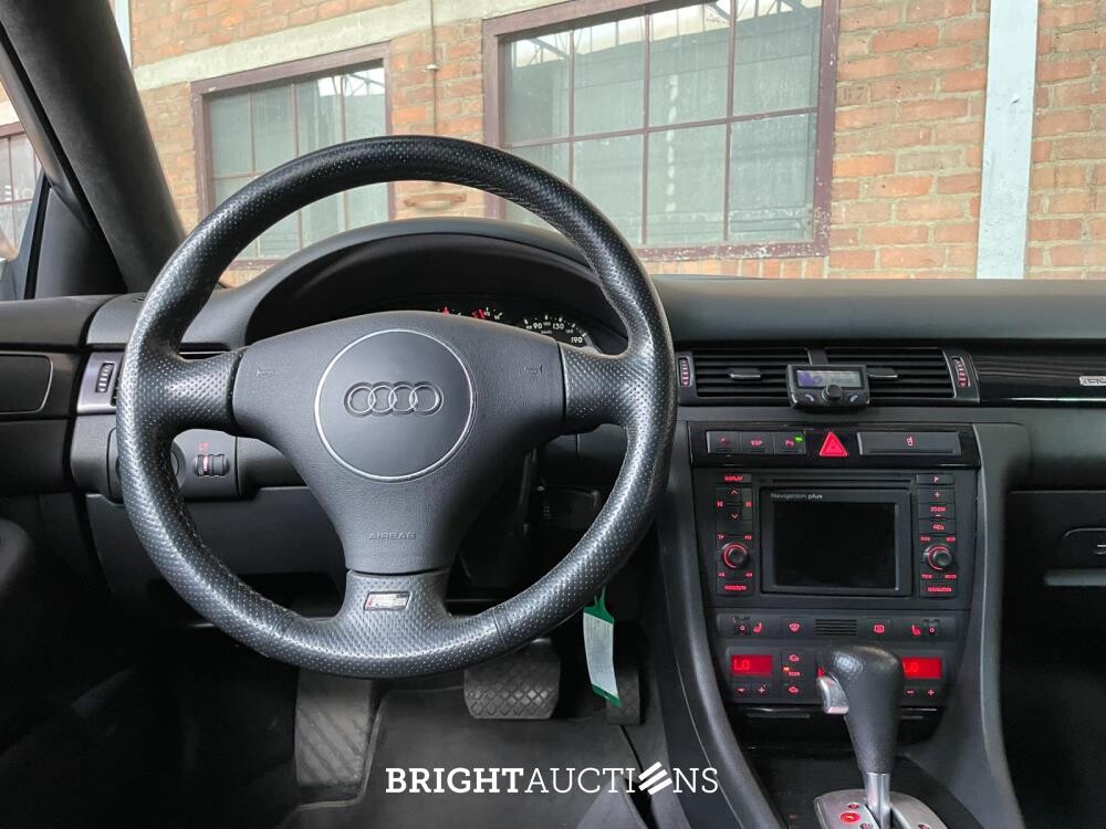 Audi RS6 Avant 4.2 V8 Quattro 450pk 2003, 20-LL-ZB Youngtimer