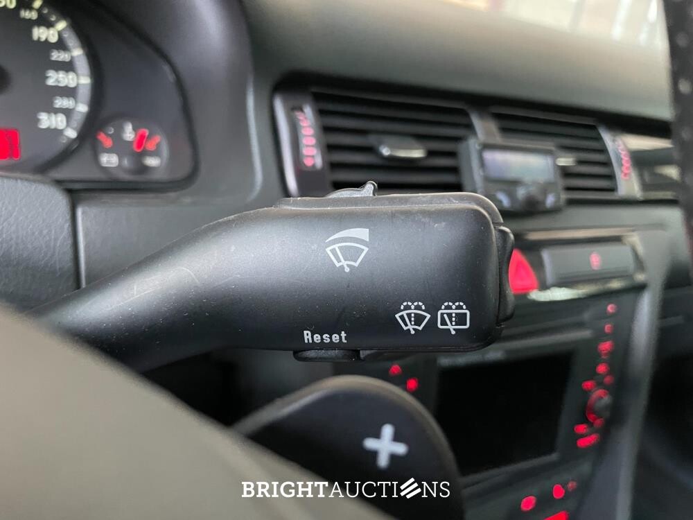 Audi RS6 Avant 4.2 V8 Quattro 450pk 2003, 20-LL-ZB Youngtimer