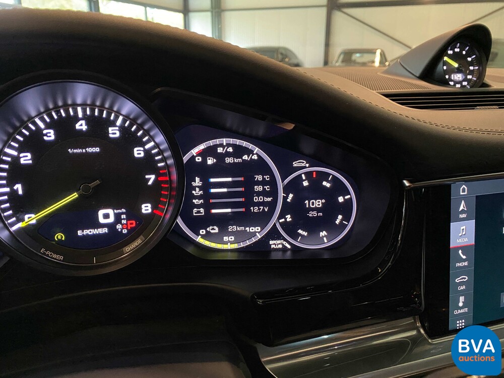 Porsche Panamera Sport Turismo 2.9 4 E-Hybrid 462 PS 2018 Sport Chrono Plug-In-Hybrid, H-318-HT.