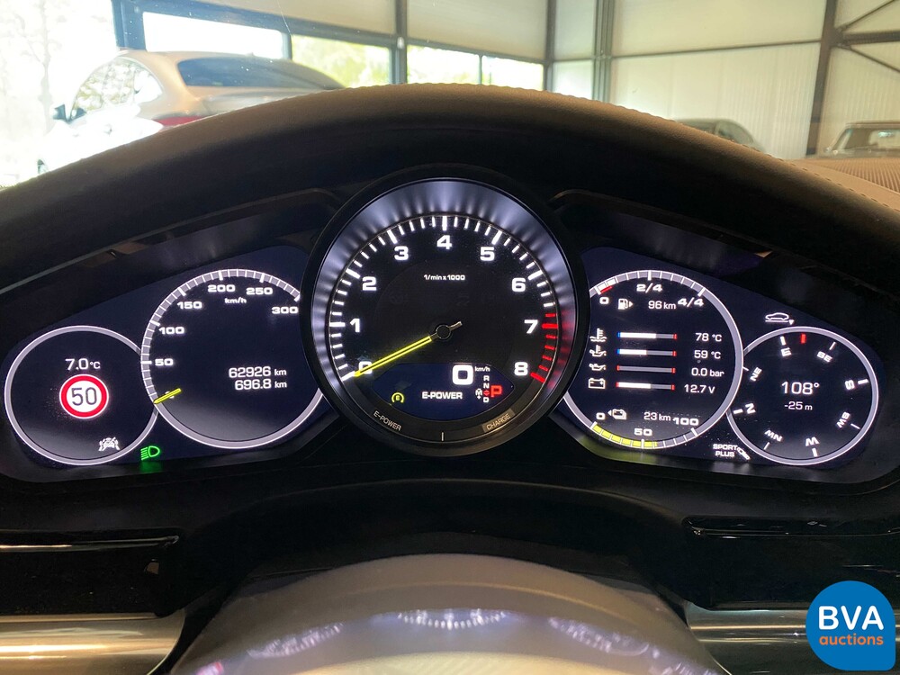 Porsche Panamera Sport Turismo 2.9 4 E-Hybrid 462 PS 2018 Sport Chrono Plug-In-Hybrid, H-318-HT.