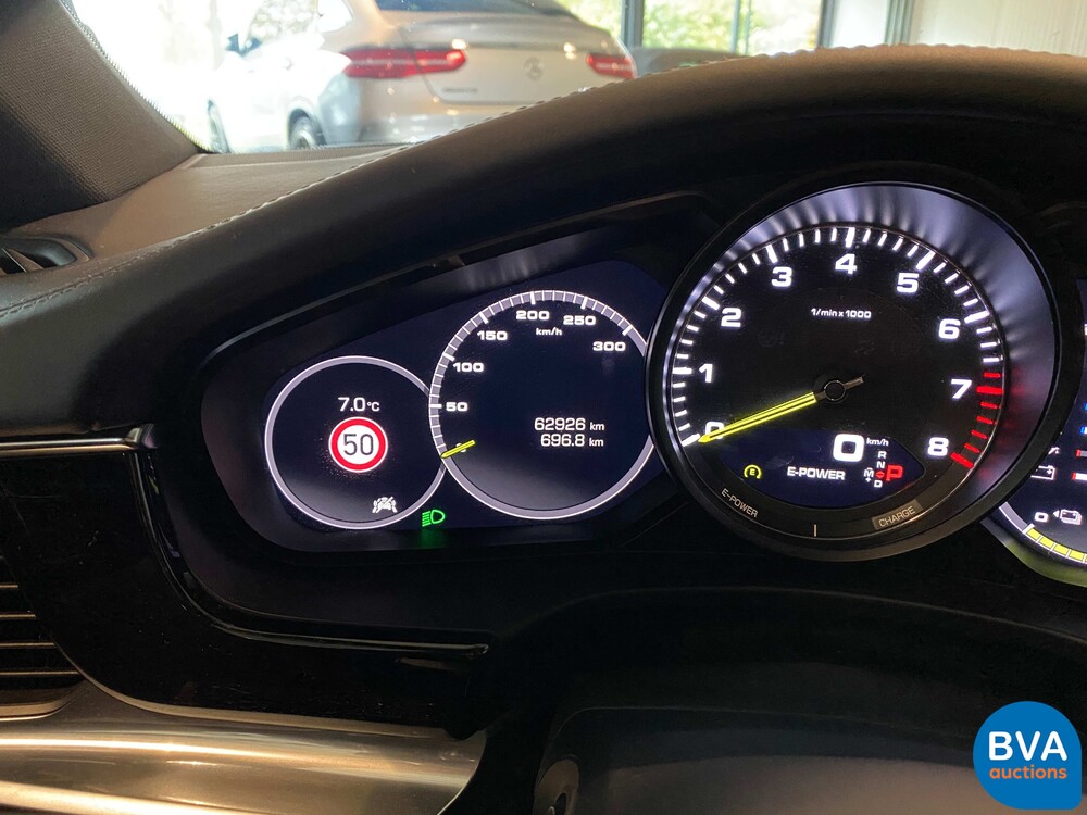 Porsche Panamera Sport Turismo 2.9 4 E-Hybrid 462 PS 2018 Sport Chrono Plug-In-Hybrid, H-318-HT.