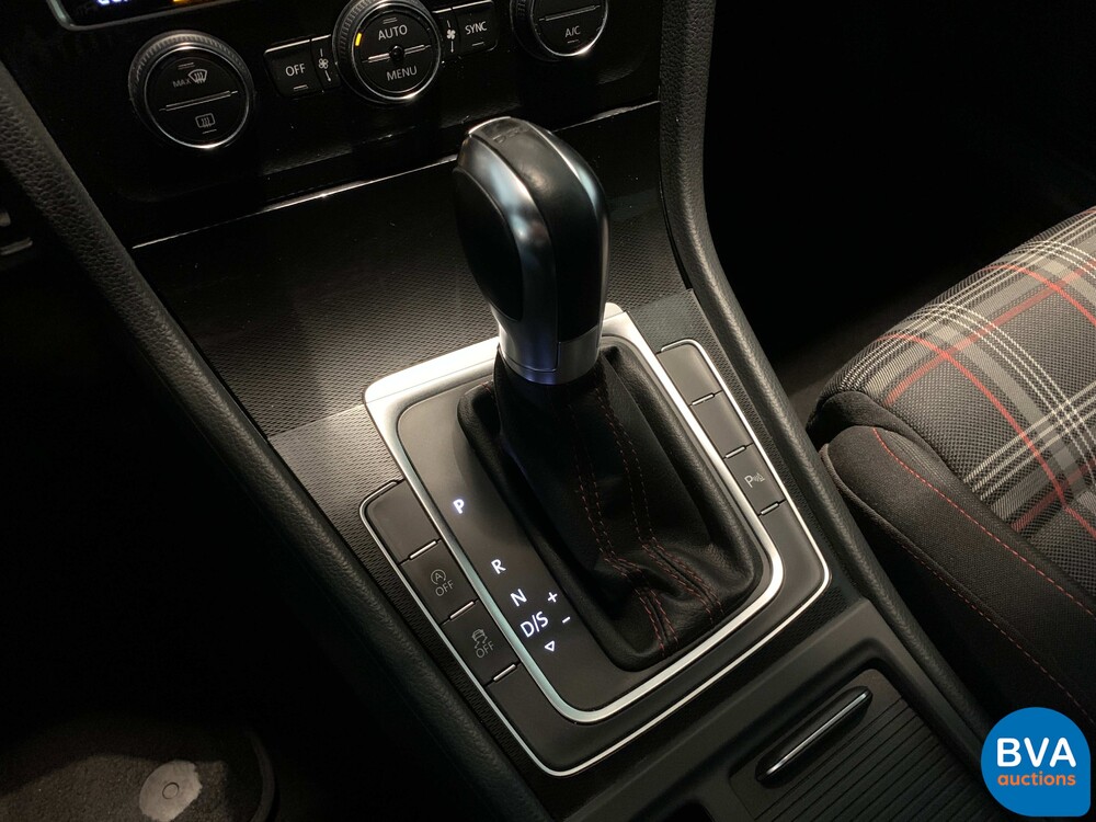 Volkswagen Golf 2.0 GTI Performance 230PS 2016 DSG, H-855-XP.