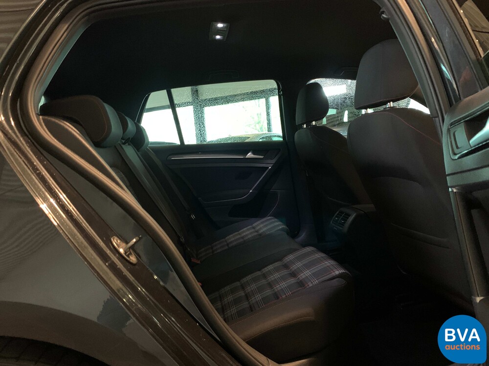 Volkswagen Golf 2.0 GTI Performance 230PS 2016 DSG, H-855-XP.