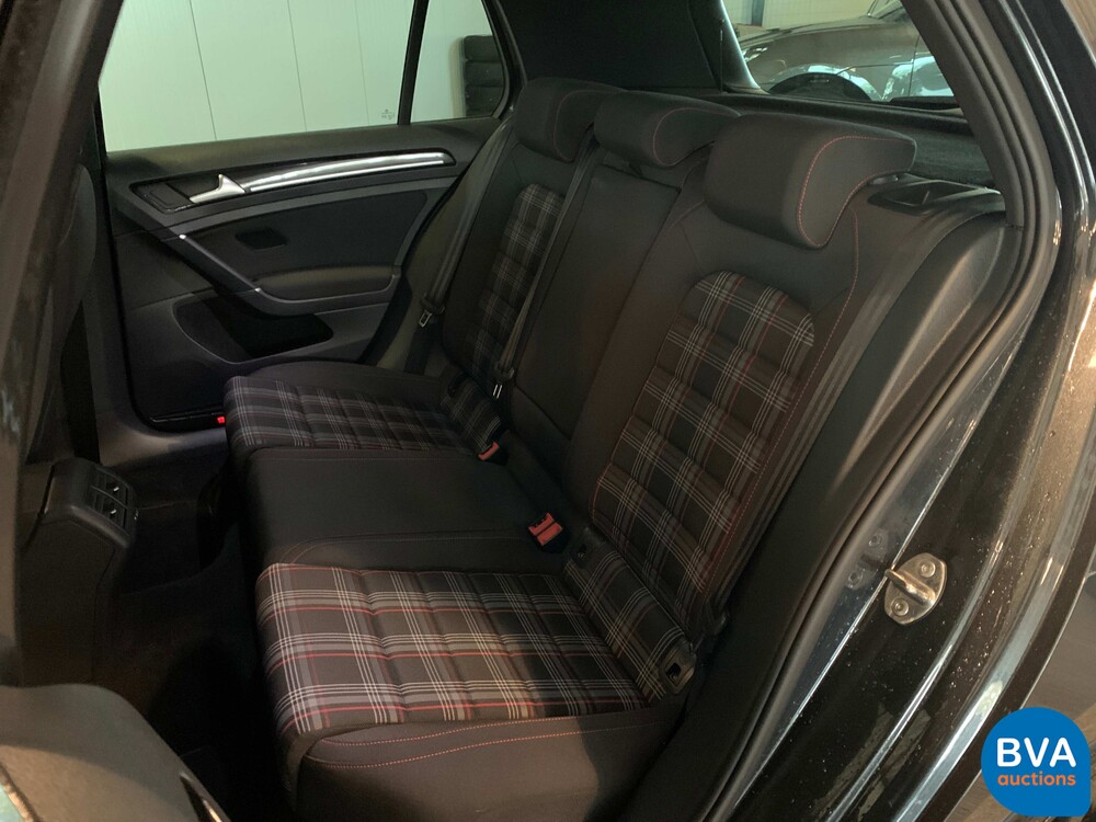 Volkswagen Golf 2.0 GTI Performance 230PS 2016 DSG, H-855-XP.