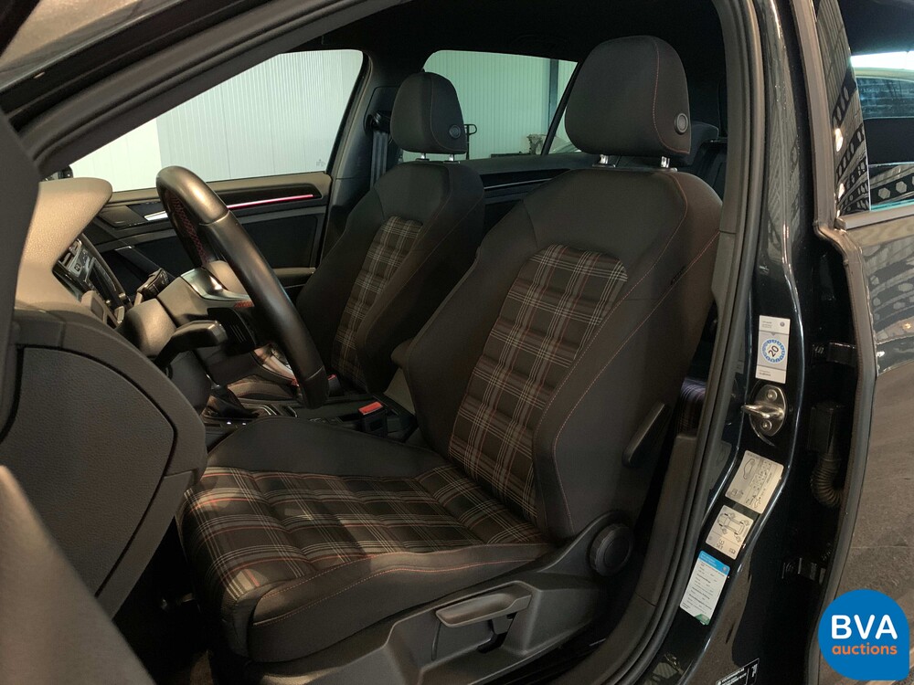 Volkswagen Golf 2.0 GTI Performance 230PS 2016 DSG, H-855-XP.