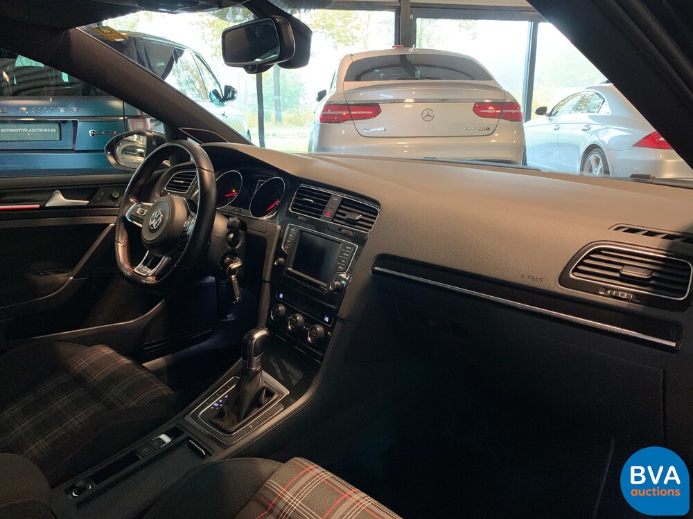 Volkswagen Golf 2.0 GTI Performance 230PS 2016 DSG, H-855-XP.