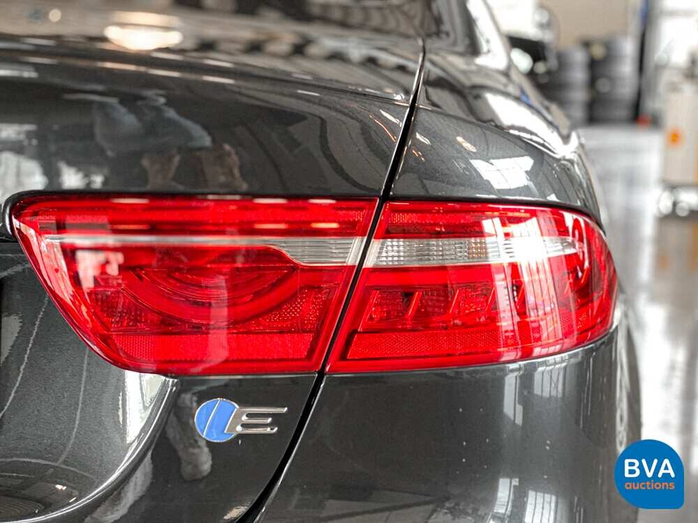 Jaguar XE2.0D R-Sport Portfolio 163pk 2018 -Org NL-, RP-369-X.