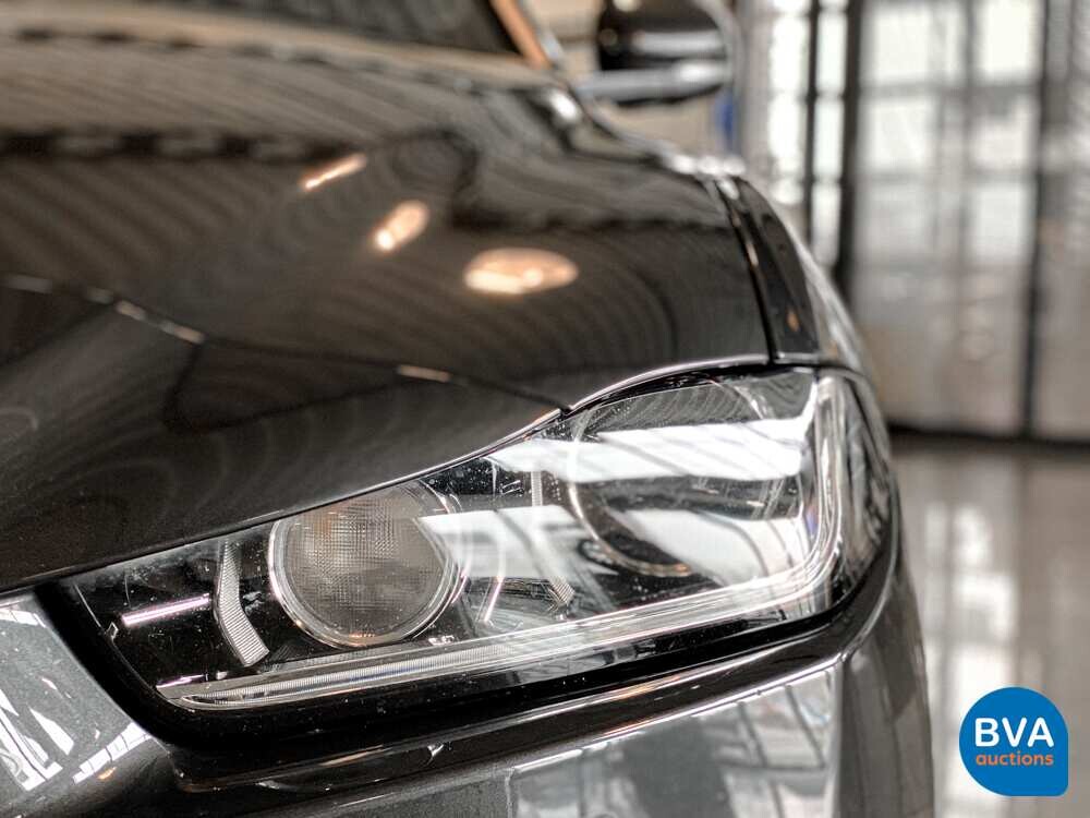 Jaguar XE2.0D R-Sport Portfolio 163pk 2018 -Org NL-, RP-369-X.