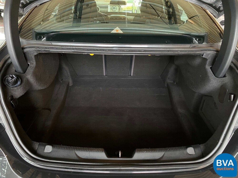 Jaguar XE2.0D R-Sport Portfolio 163pk 2018 -Org NL-, RP-369-X.