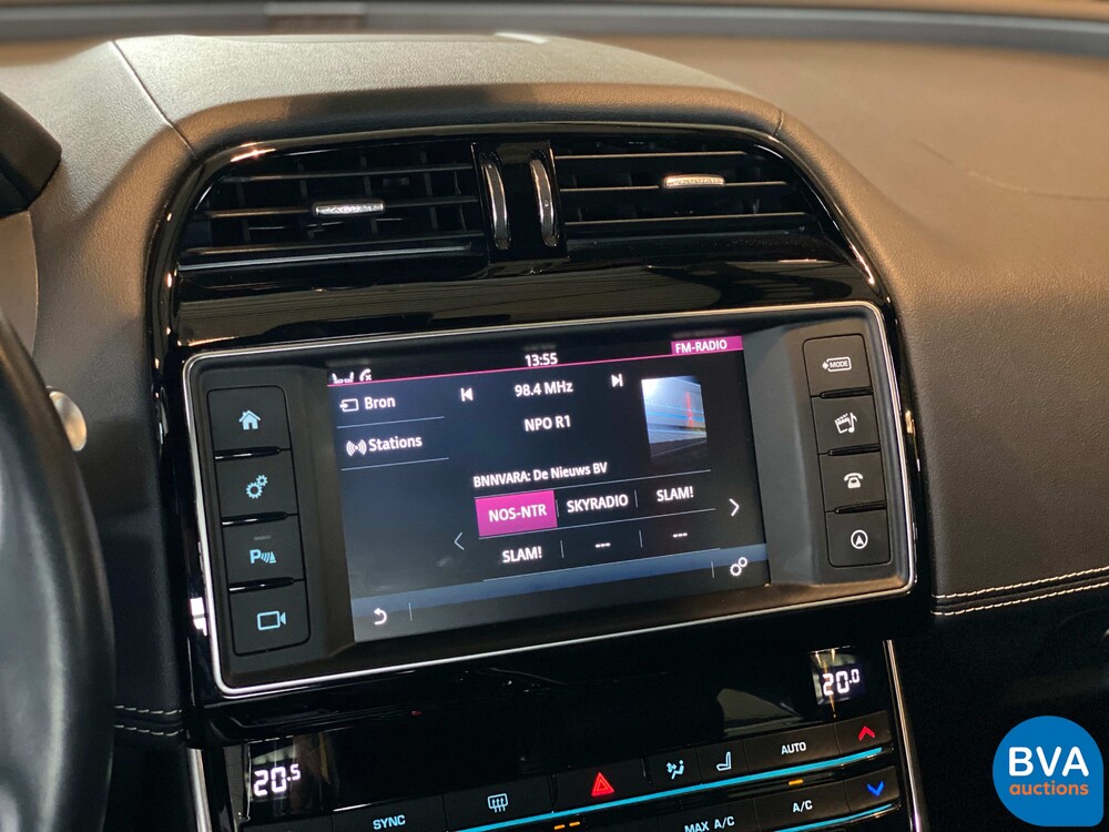 Jaguar XE2.0D R-Sport Portfolio 163pk 2018 -Org NL-, RP-369-X.