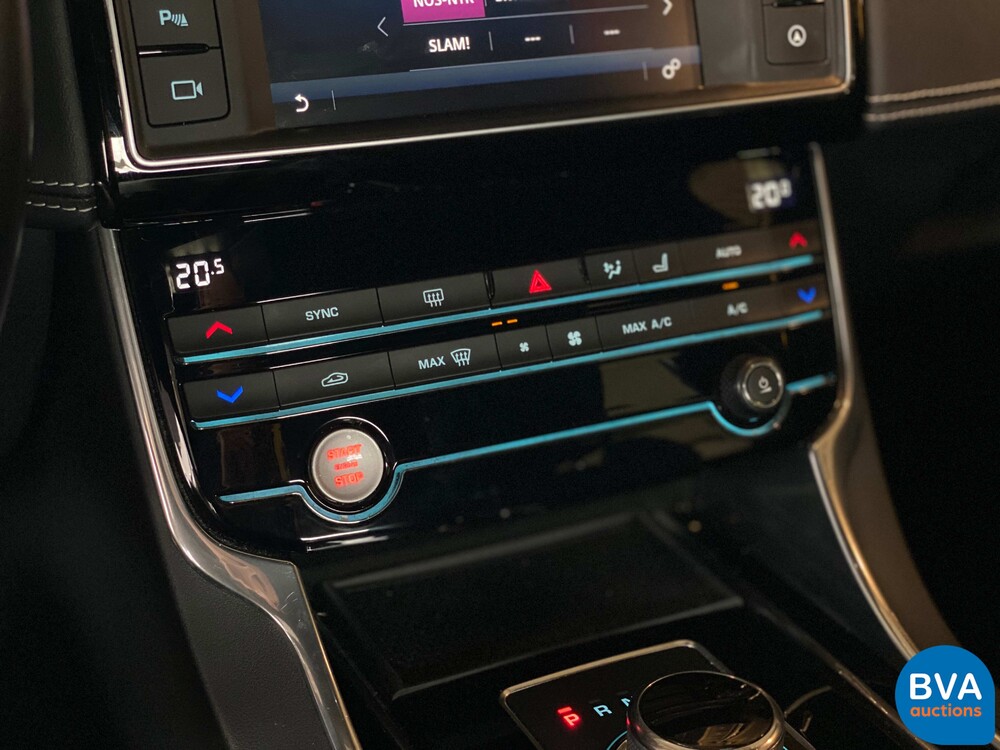 Jaguar XE2.0D R-Sport Portfolio 163pk 2018 -Org NL-, RP-369-X.