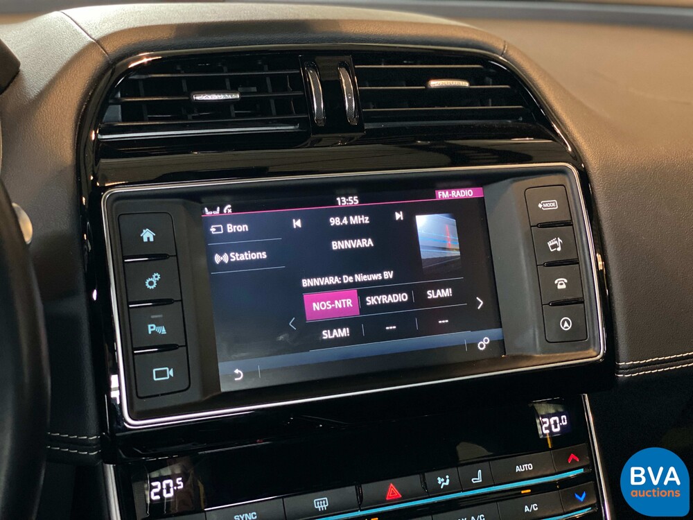 Jaguar XE2.0D R-Sport Portfolio 163pk 2018 -Org NL-, RP-369-X.