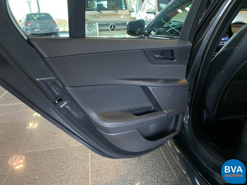 Jaguar XE2.0D R-Sport Portfolio 163pk 2018 -Org NL-, RP-369-X.