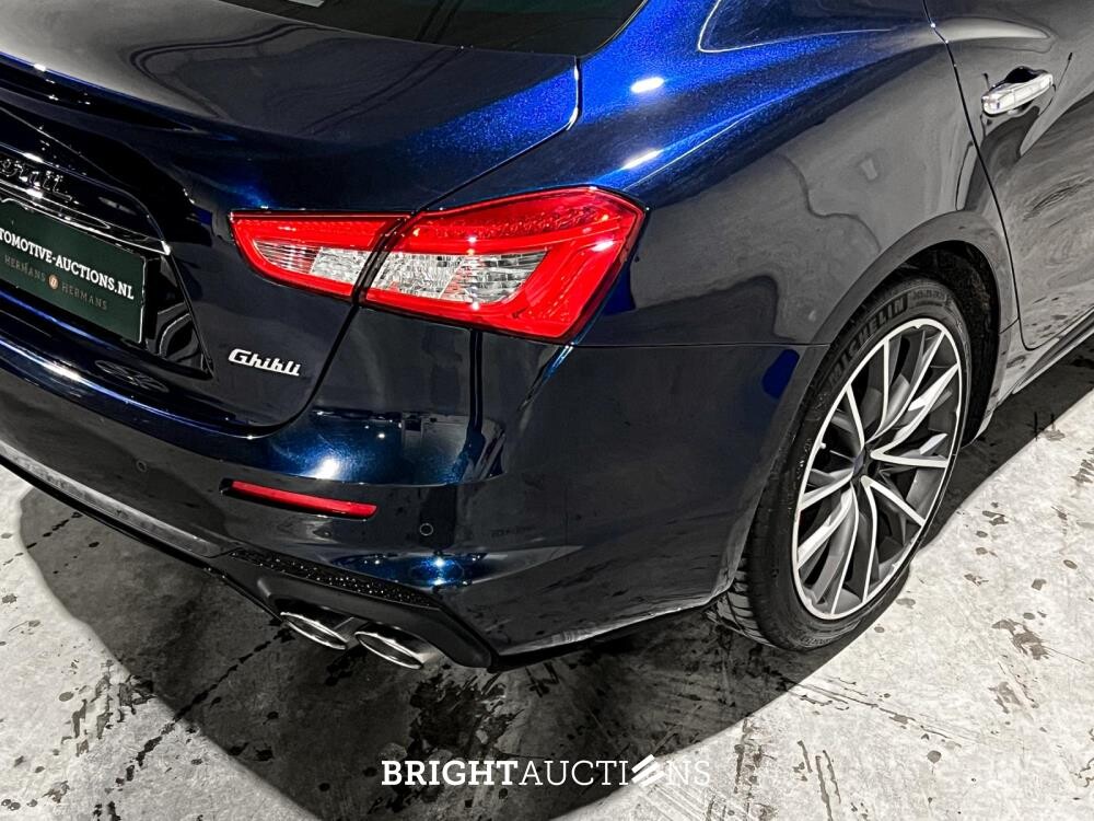Maserati Ghibli 3.0 V6 GranLusso 349pk 2019 (Origineel-NL), XJ-658-T