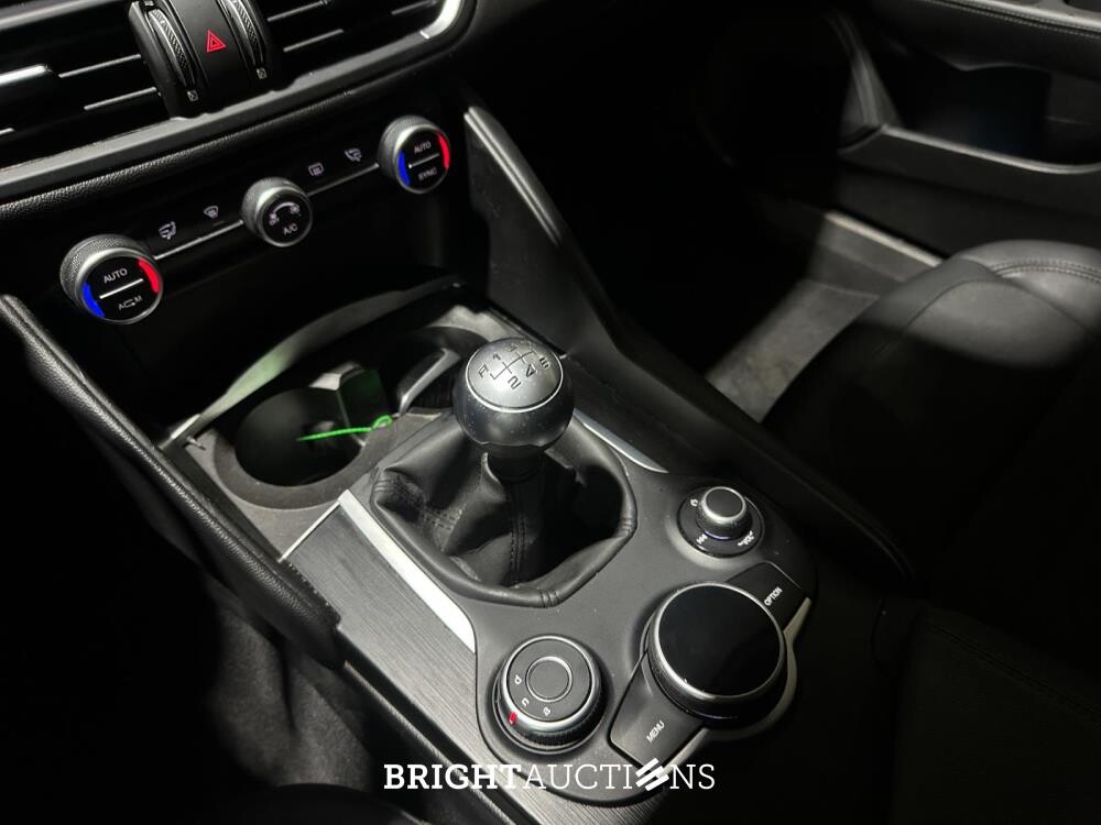 Alfa Romeo Giulia 2.2 Super 150pk 2018 (Origineel-NL), RN-969-G