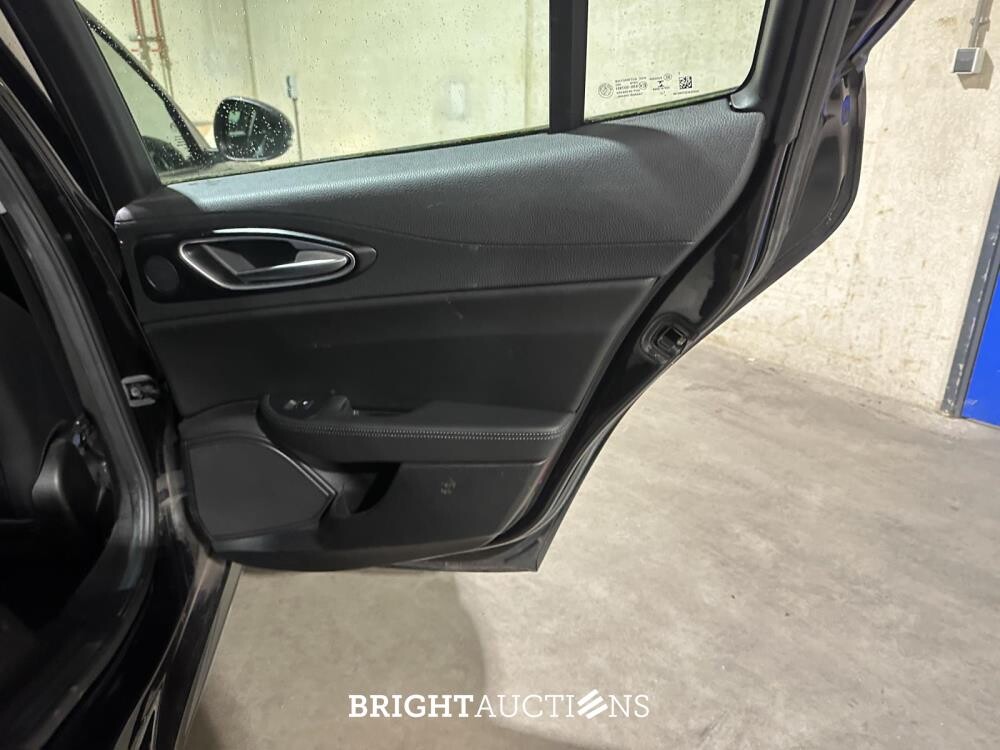 Alfa Romeo Giulia 2.2 Super 150pk 2018 (Origineel-NL), RN-969-G