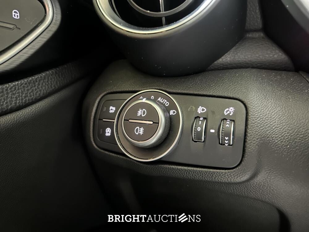 Alfa Romeo Giulia 2.2 Super 150pk 2018 (Origineel-NL), RN-969-G