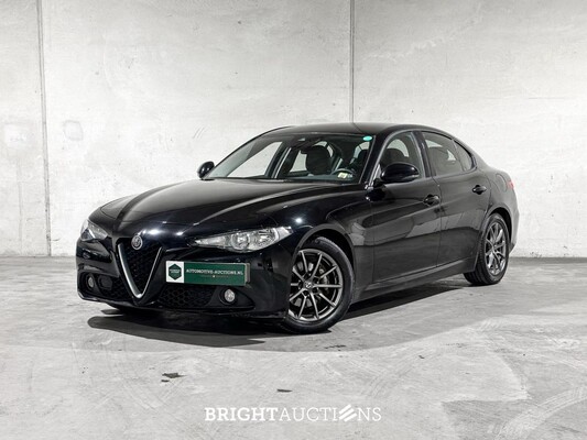 BRIGHT AUCTIONS: Luxury, sports, classics & premium daily drivers te Tiel