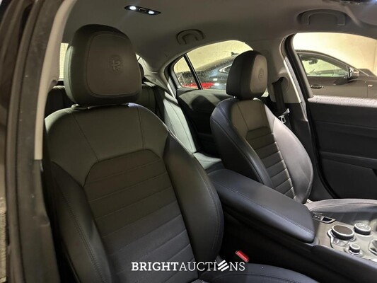 Alfa Romeo Giulia 2.2 Super 150pk 2018 (Origineel-NL), RN-969-G