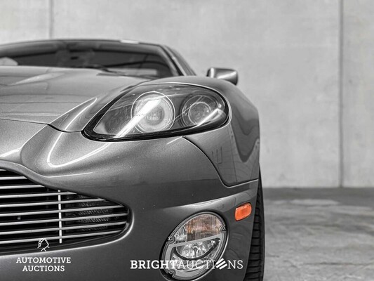 Aston Martin Vanquish 5.9 V12 466hp 2003
