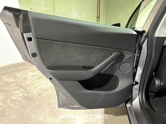 Tesla Model Y Performance AWD 75 kWh 462hp 2023 (Original-NL) T-195-JB