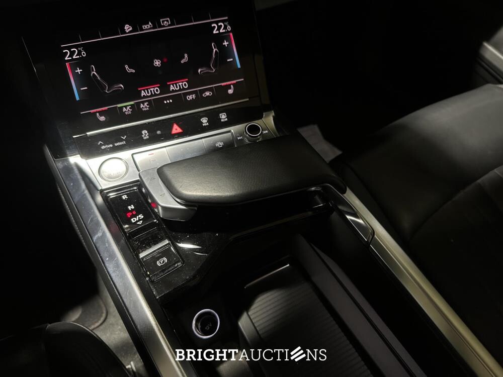 Audi e-tron 50 Quattro Launch Edition Plus 71 kWh 313pk 2019 (Origineel-NL + 1e Eigenaar), G-212-ZL