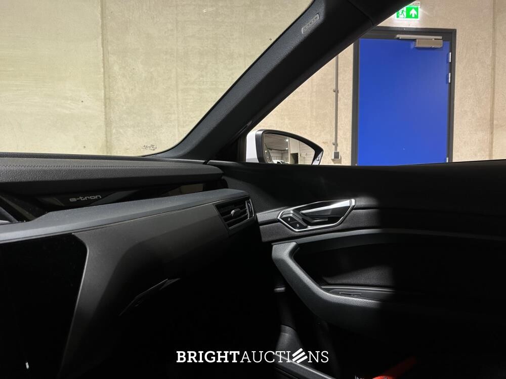 Audi e-tron 55 Quattro 95 kWh 360pk 2019 (Origineel-NL), G-426-HT