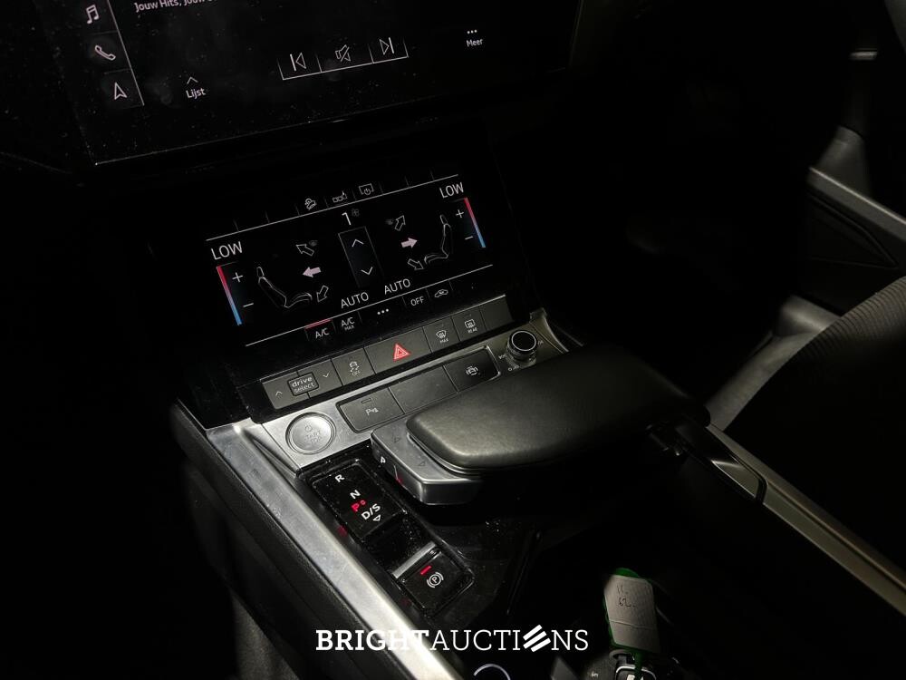 Audi e-tron 55 Quattro 95 kWh 360pk 2019 (Origineel-NL), G-426-HT